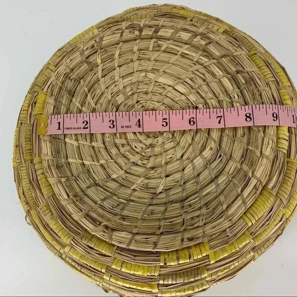 Handwoven coiled 9x15 sweetgrass basket - Picture 4 of 7